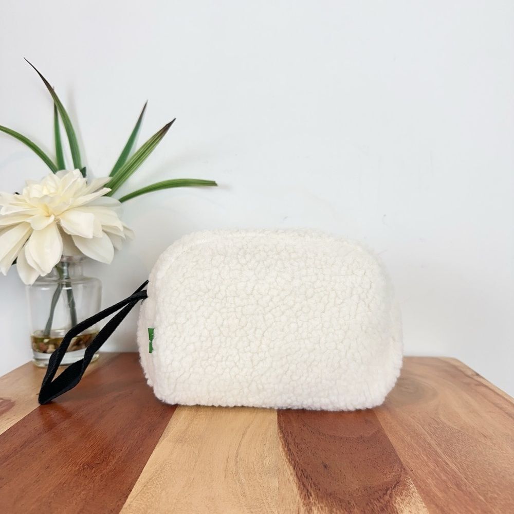 New Kate Spade Sherpa Pouch